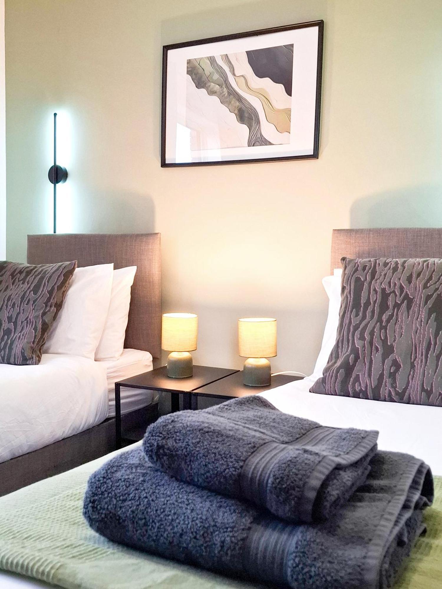 Beautiful, Modern Bright House With Parking, Fast Wifi, Sleeps 5 * Lincoln